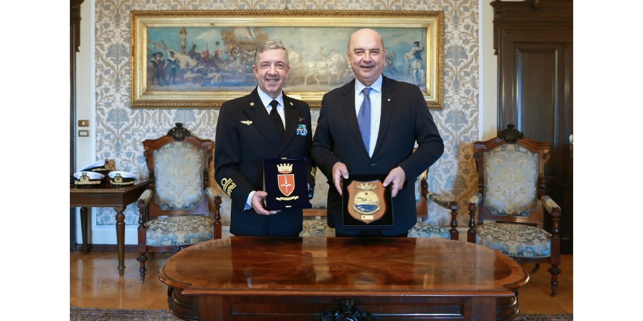 IL SINDACO ROBERTO DIPIAZZA HA INCONTRATO L’AMMIRAGLIO DI DIVISIONE, FLAVIO BIAGGI, COMANDANTE MARITTIMO NORD, A TRIESTE IN OCCASIONE DELL’ARRIVO DELLA NAVE VESPUCCI