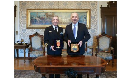 IL SINDACO ROBERTO DIPIAZZA HA INCONTRATO L’AMMIRAGLIO DI DIVISIONE, FLAVIO BIAGGI, COMANDANTE MARITTIMO NORD, A TRIESTE IN OCCASIONE DELL’ARRIVO DELLA NAVE VESPUCCI