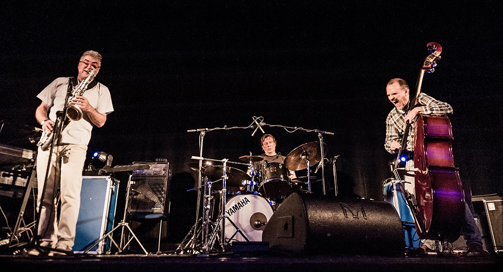 Al Knulp di via della Madonna del mare, ospite del Circolo del Jazz Thelonious, il trio DISORDER AT THE BORDER