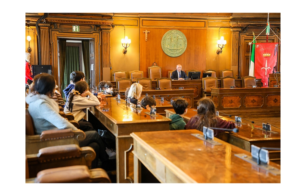 CONTINUANO GLI INCONTRI DEL PRESIDENTE DEL CONSIGLIO COMUNALE, FRANCESCO DI PAOLA PANTECA PER FAR CONOSCERE LE ISTITUZIONI COMUNALI AI RAGAZZI DELLE SCUOLE