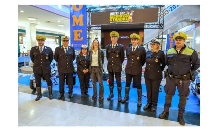 INAUGURATA AL CENTRO COMMERCIALE TORRI D’EUROPA LA 4ª EDIZIONE DI “UNITI PER LA SICUREZZA – SAPERE È MEGLIO CHE IMPROVVISARE”: UN WEEKEND ALL’INSEGNA DELLA SICUREZZA STRADALE